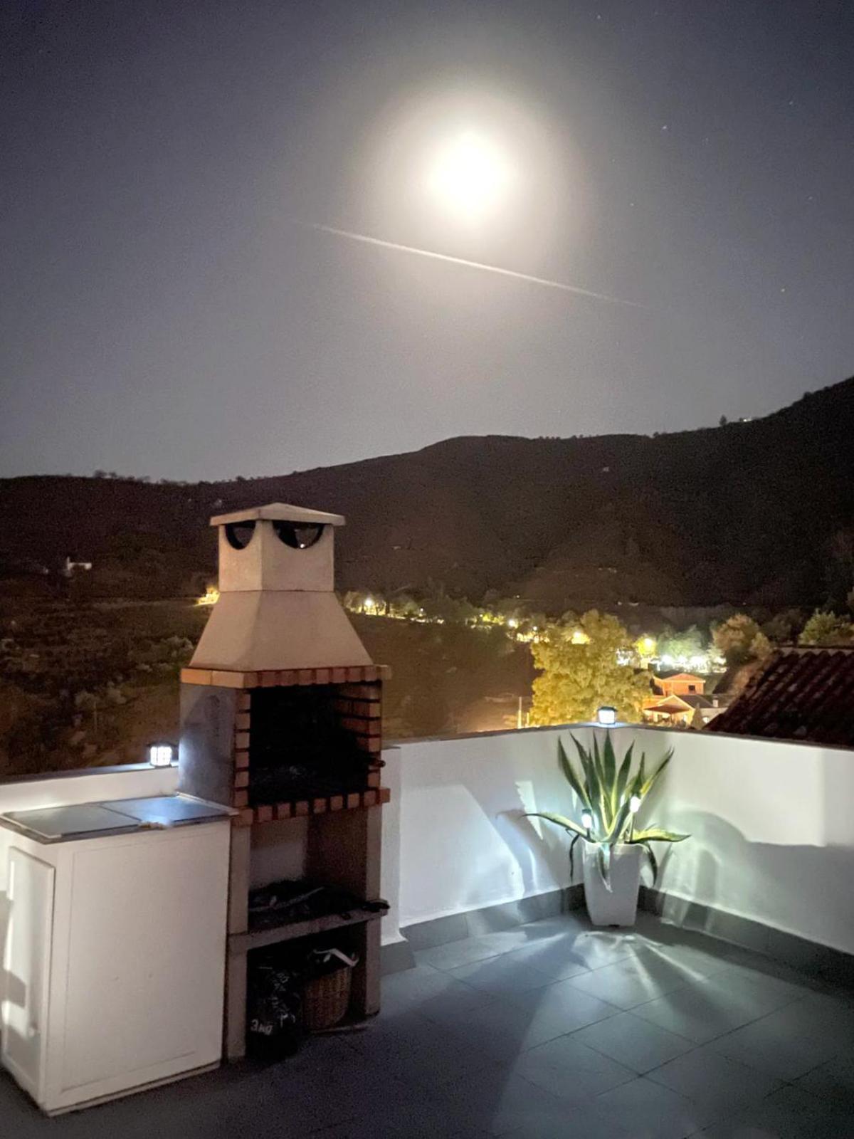 Alquiler Rural Cutar, Casa Robles Villa ภายนอก รูปภาพ