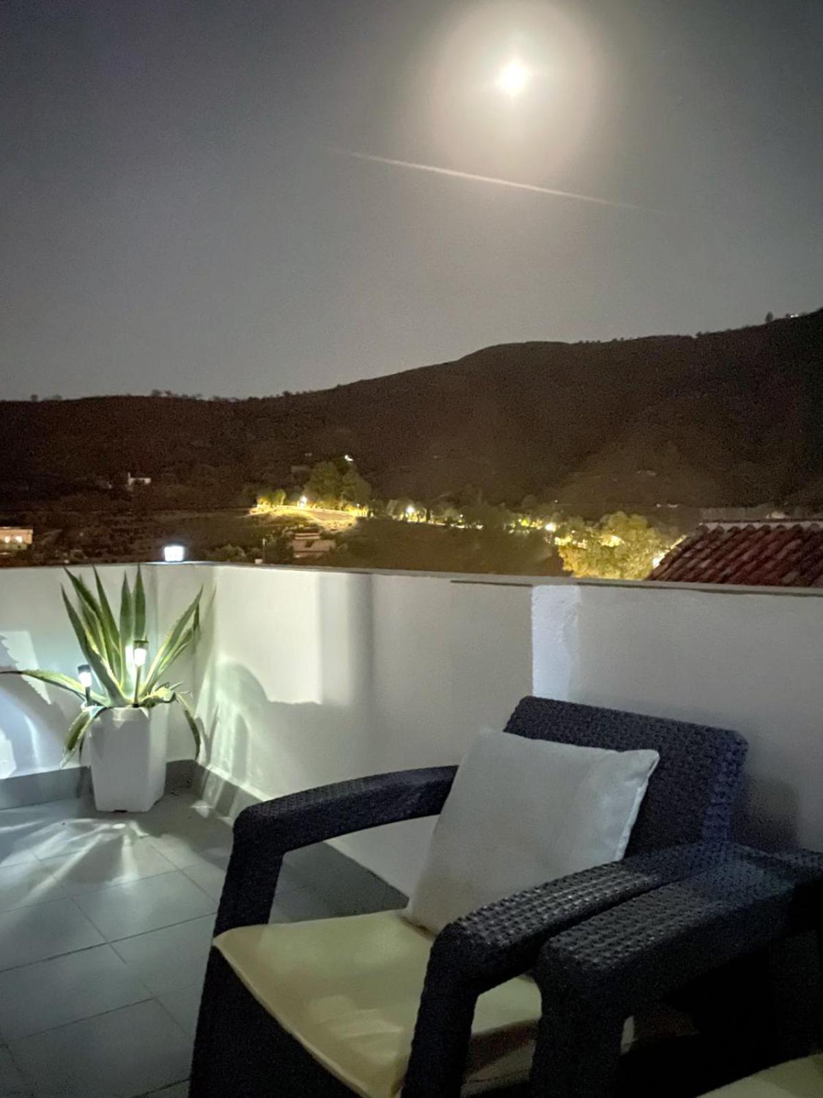 Alquiler Rural Cutar, Casa Robles Villa ภายนอก รูปภาพ